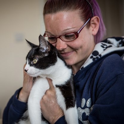 Arthur the cat helps his owner cope with mental health issues