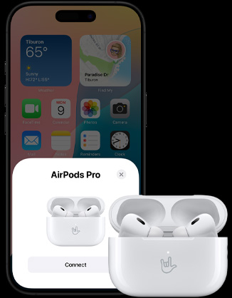 Et åpent ladeetui med AirPods 4 i, ved siden av en iPhone som viser at AirPods 4 har blitt koblet til.