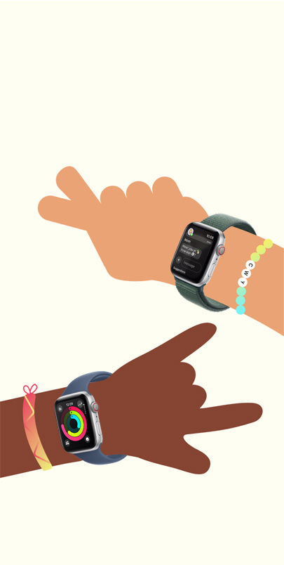 Illustrasjon av to barnehender. Begge barna har på en Apple Watch SE. Klikk på plussknappen for mer informasjon om funksjoner i Apple Watch for barna dine.