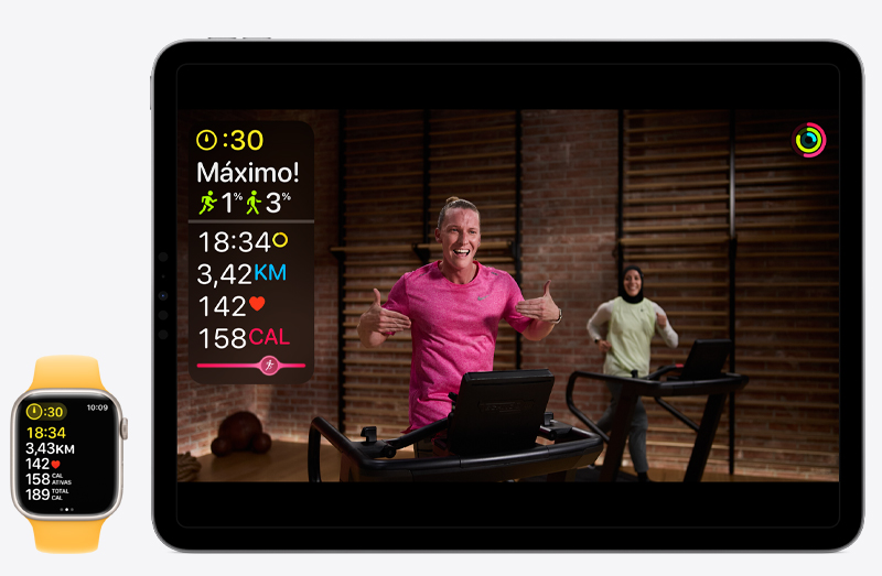 iPad Pro de 13 polegadas e Apple Watch Series 10 lado a lado mostrando o mesmo treino do Apple Fitness Plus.