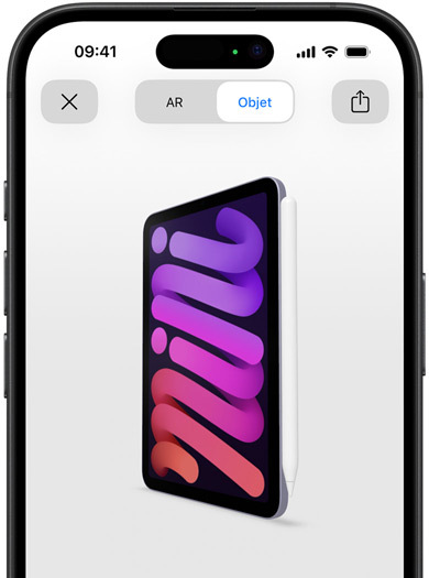 Un iPad mini auquel est fixé un Apple Pencil Pro est vu en réalité augmentée sur un iPhone.