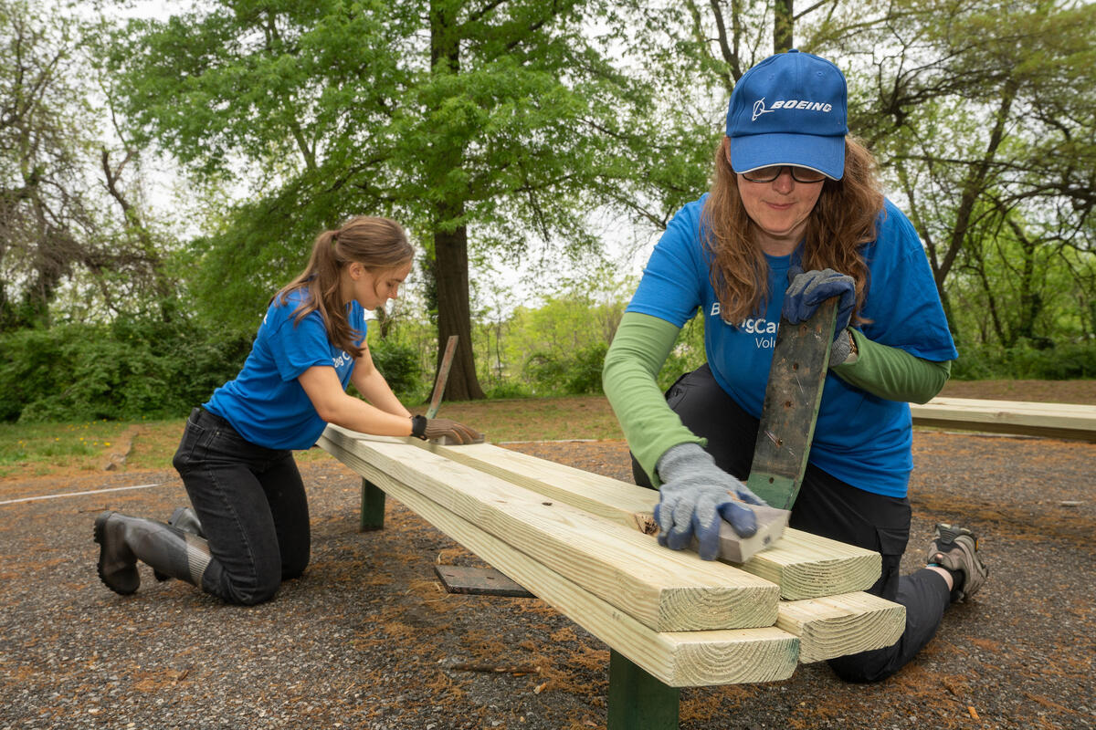 Boeing employees helped community partner The Mission Continues build new park benches in the Washington, D.C. area.