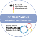 Zertifikat für die IT-Betriebsplattform Bund. Logo "Bundesamt für Sicherheit in der Informationstechnik. ISO 27001-Zertifikat auf der Basis von IT-Grundschutz. Zertifikat Nr. BSI-IGZ-0493-2022. Gültig bis 03.05.2025" 