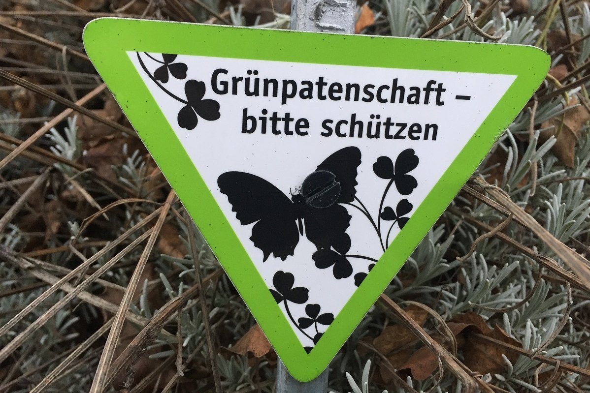 Patenschafts-Schild, Klick führt zu Großansicht im neuen Fenster