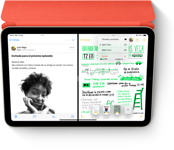 Split View de un mensaje de Mail y una nota escrita a mano en la app Notas en el iPad con el Smart Folio y el Apple Pencil