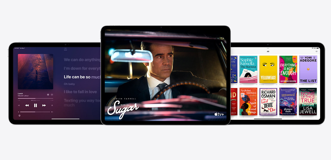 Dois iPad Air e um iPad com as apps Apple Music, Apple TV+ e Apple Books.