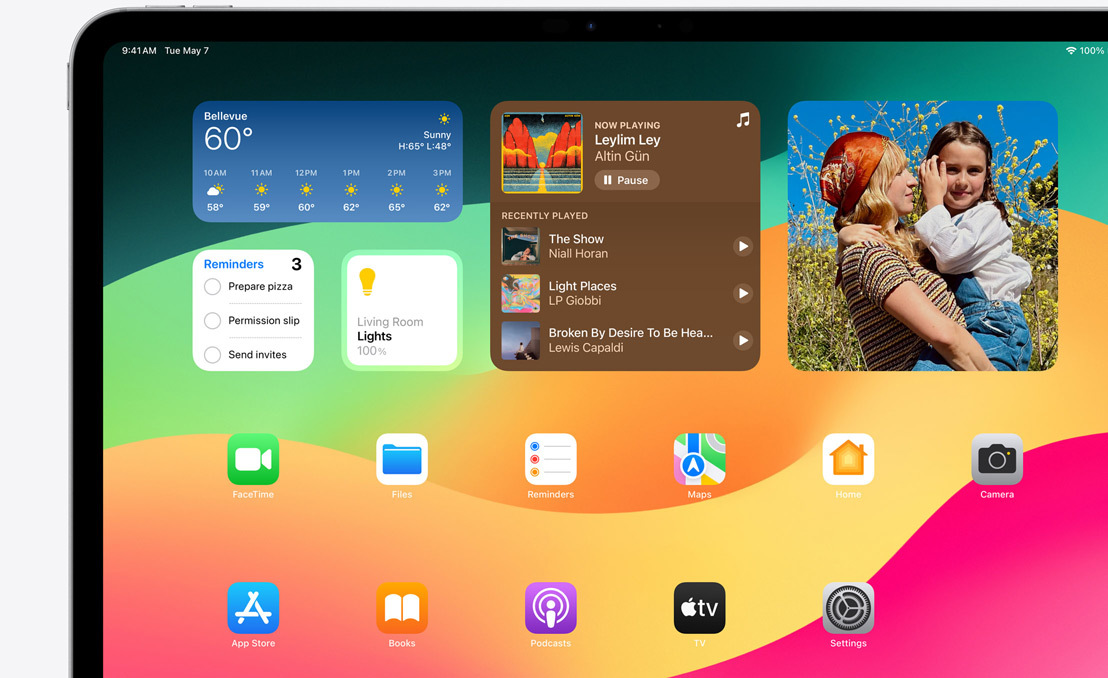 Ein iPad Pro zeigt Springboard und die verschiedenen verfügbaren Widgets.