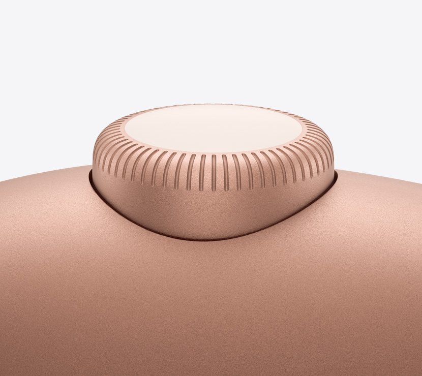 Detailný záber na korunku Digital Crown slúchadiel AirPods Max.