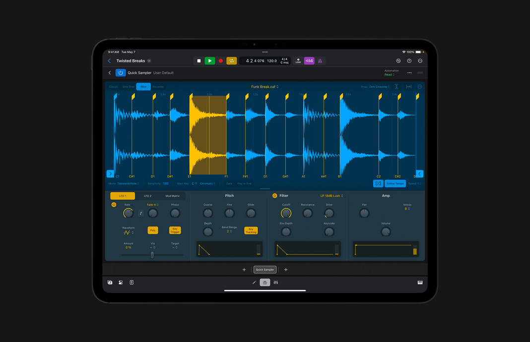 Se muestra un sample de audio que se está editando en Logic Pro para el iPad en un iPad Pro