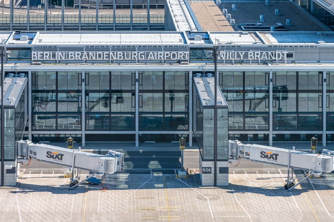 Writing on the terminal on the airside