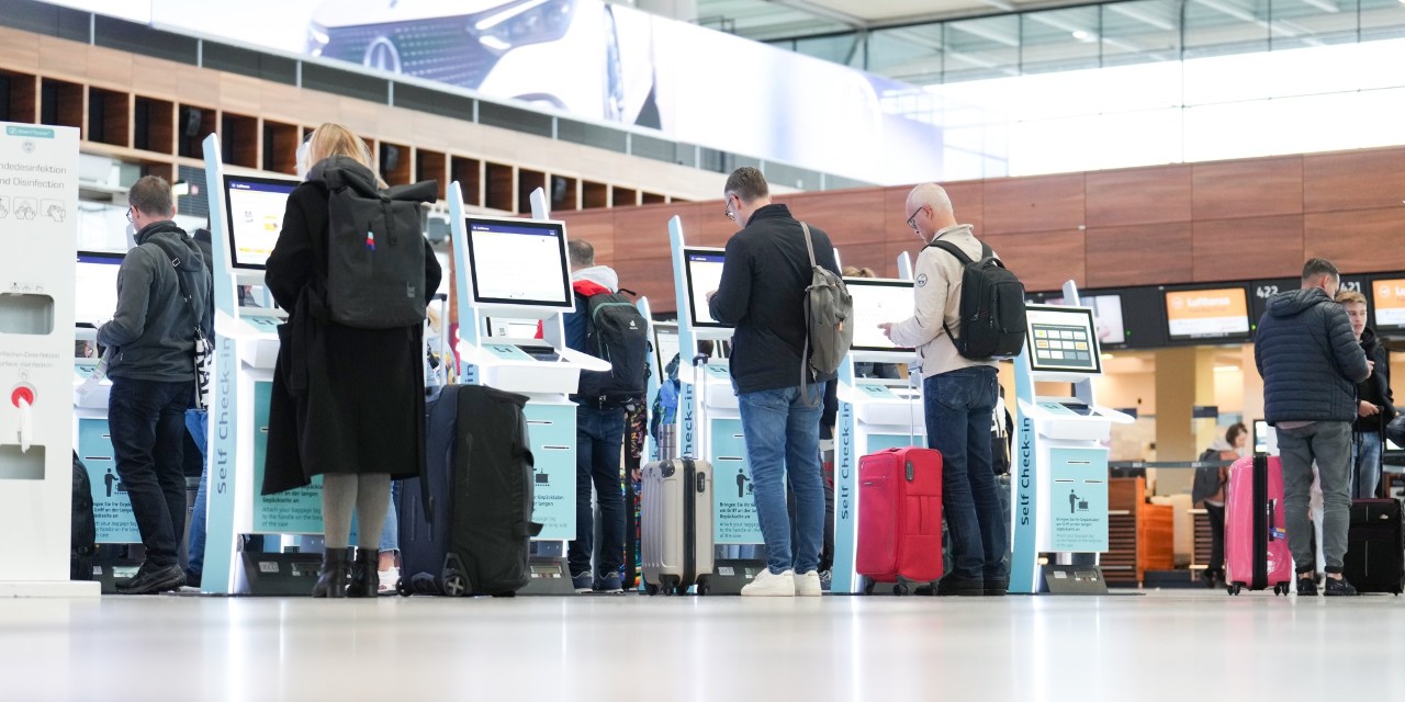 Self Check-in © Oliver Lang / FBB