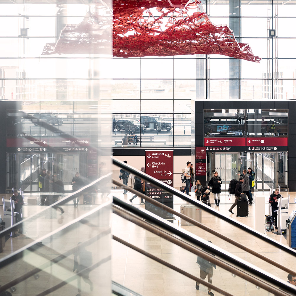 Passengers in Terminal 1 © Oliver Lang / FBB