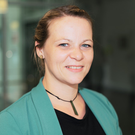 Ronja Breitkopf; wissenschaftliche Mitarbeiterin im Forschungsbereich Biomaterialien bei der Industrieforschungseinrichtung INNOVENT e.V. in Jena 