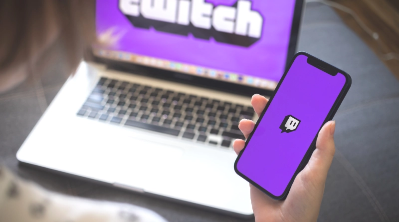 Qué es hostear y por qué es importante en Twitch | Blog Movistar