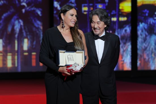 Karla Sofía Gascón (EMILIA PEREZ) with Zoe Saldaña, Selena Gomez & Adriana Paz – Best performance by an ensemble of actresses