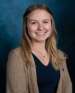 Headshot of Sophie Farr