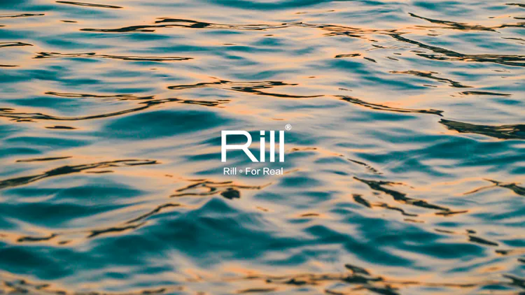 Rill®純淨不息的川流，代表著「真實」與「專注」