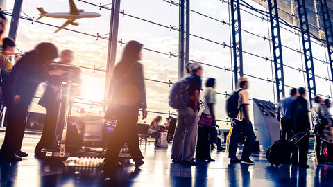 Passagiere am Flughafen Frankfurt