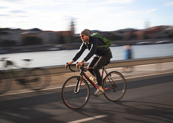 Mann auf dem Fahrrad