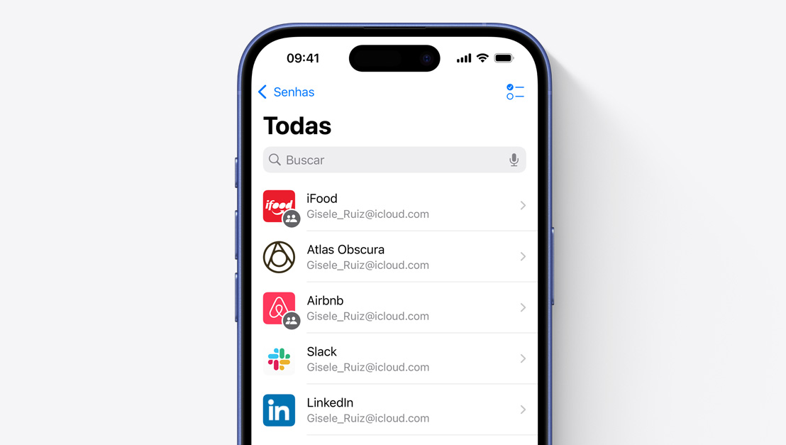 Tela mostrando uma lista de apps do iPhone no app Senhas.