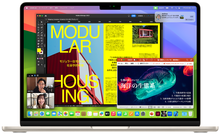 Zoom、Microsoft PowerPoint、Adobe InDesign、AirDropのアプリケーションウインドウがデスクトップに表示されているM2チップ搭載13インチMacBook Air。