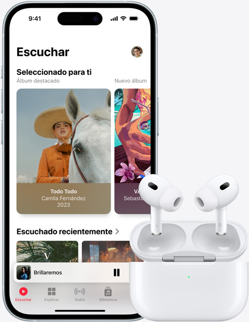 Un iPhone 16 que reproduce música junto a unos AirPods