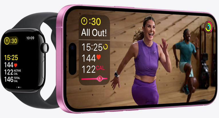 Ein Fitness+ Workout mit synchronisierten Messwerten auf dem iPhone und der Apple Watch