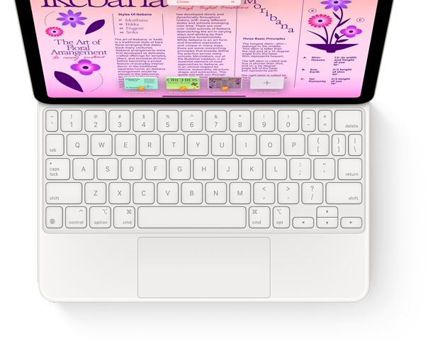 Изглед отгоре на Magic Keyboard клавиатурата, свързана с iPad Pro.