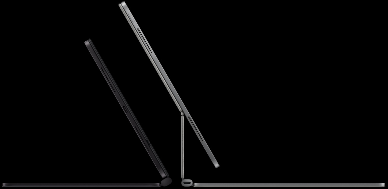 Du modeliai, šoninė pusė, horizontalios padėties „iPad Pro“, prijungtas prie „Magic Keyboard“, slankiojo dizaino konsolė