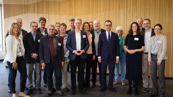 Gruppenbild Bundesminister Cem Özdemir mit dem Wissenschaftlichen Beirat für Biodiversität und Genetische Ressourcen 