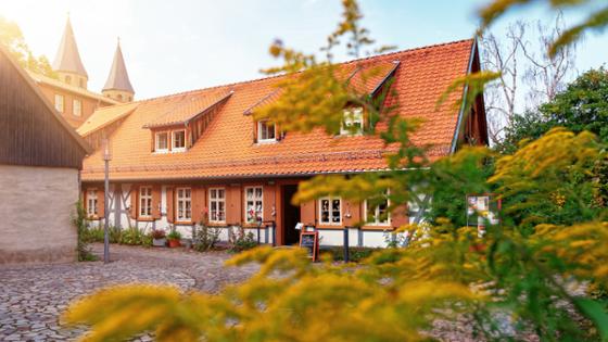 Ein Cafe in einem renovierten Fachwerkhaus