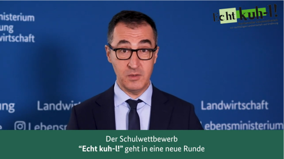 Startbild des Aufrufs von Bundesminister Cem Özdemir für den Schulwettbewerb "Echt kuh-l!" 2022/23