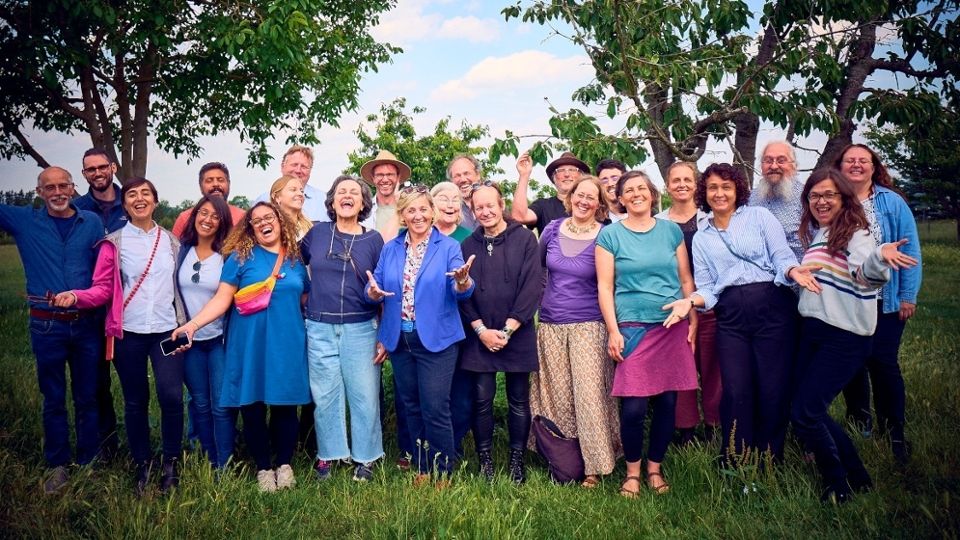 Gruppenfoto mit Mitarbeitendes des BMEL und Vertreterinnen Bilateraler Kooperationsprojekte.