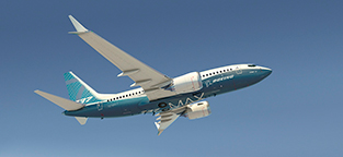 737 MAX in flight