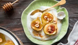 Figues al forn amb taronja i avellanes