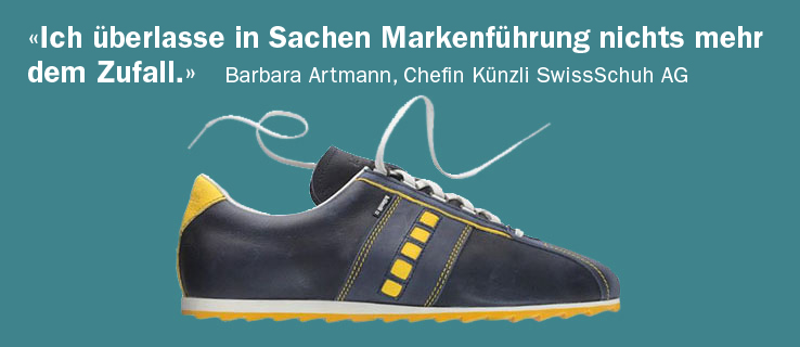 Foto: Sportschuh der Marke Künzli mit den typischen fünf Quadraten als Markensymbol