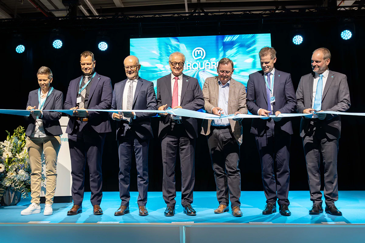 Mit dem symbolischen Durchtrennen des Bandes, eröffnete Dr. Harald Marquardt gemeinsam mit dem Ministerpräsidenten des Freistaats Thüringen, Bodo Ramelow, das neue Werk am Erfurter Kreuz.