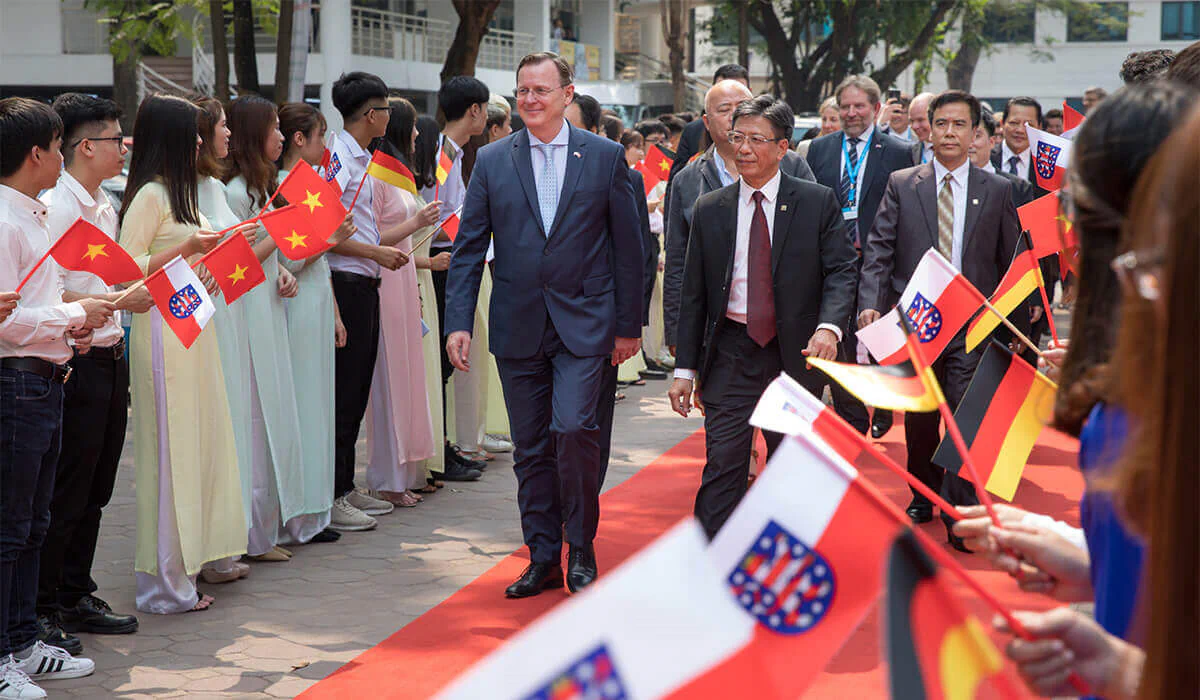 Bildbeschreibung / description: Thüringer Delegation in Vietnam und Singapur