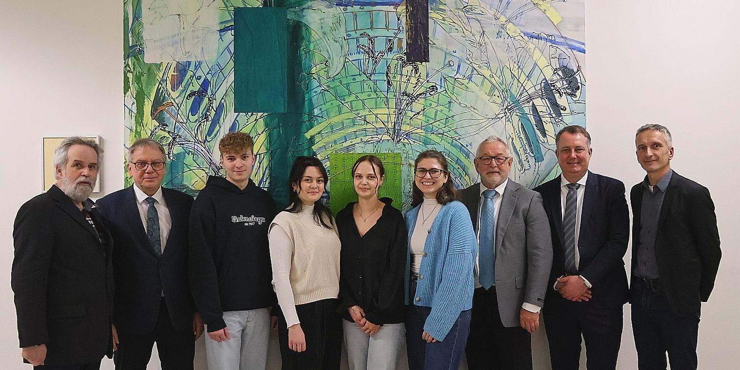 V.l.n.r. Wolfgang Schmid, Präsident Dieter Ziesel, Elias Bäuerle, Katja Kittelmann, Anita Safenreiter, Jasmin Altmann, stv. Prüfungsausschussvorsitzender Rudolf Marschall, Abteilungsleiter Dr. Florian Gibis, Andreas Wüllner.