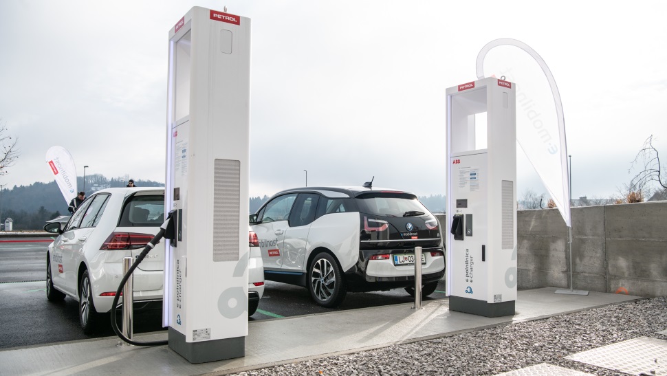 Upravljanje in vzdrževanje polnilnic za električna vozila