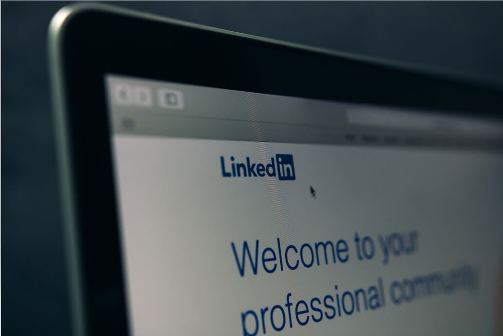  Elevate Your Personal Brand with Data-Driven Insights: The Power of Streamlined Content Sharing on LinkedIn