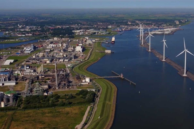 Eine Luftaufnahme von einer Region in den Nordniederlanden