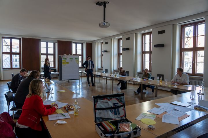 Teilnehmer der Auftaktveranstaltung Young Planners am 08.03.2021 in kleiner Runde zum Thema "Nachhaltige Anpassung an den Klimawandel"