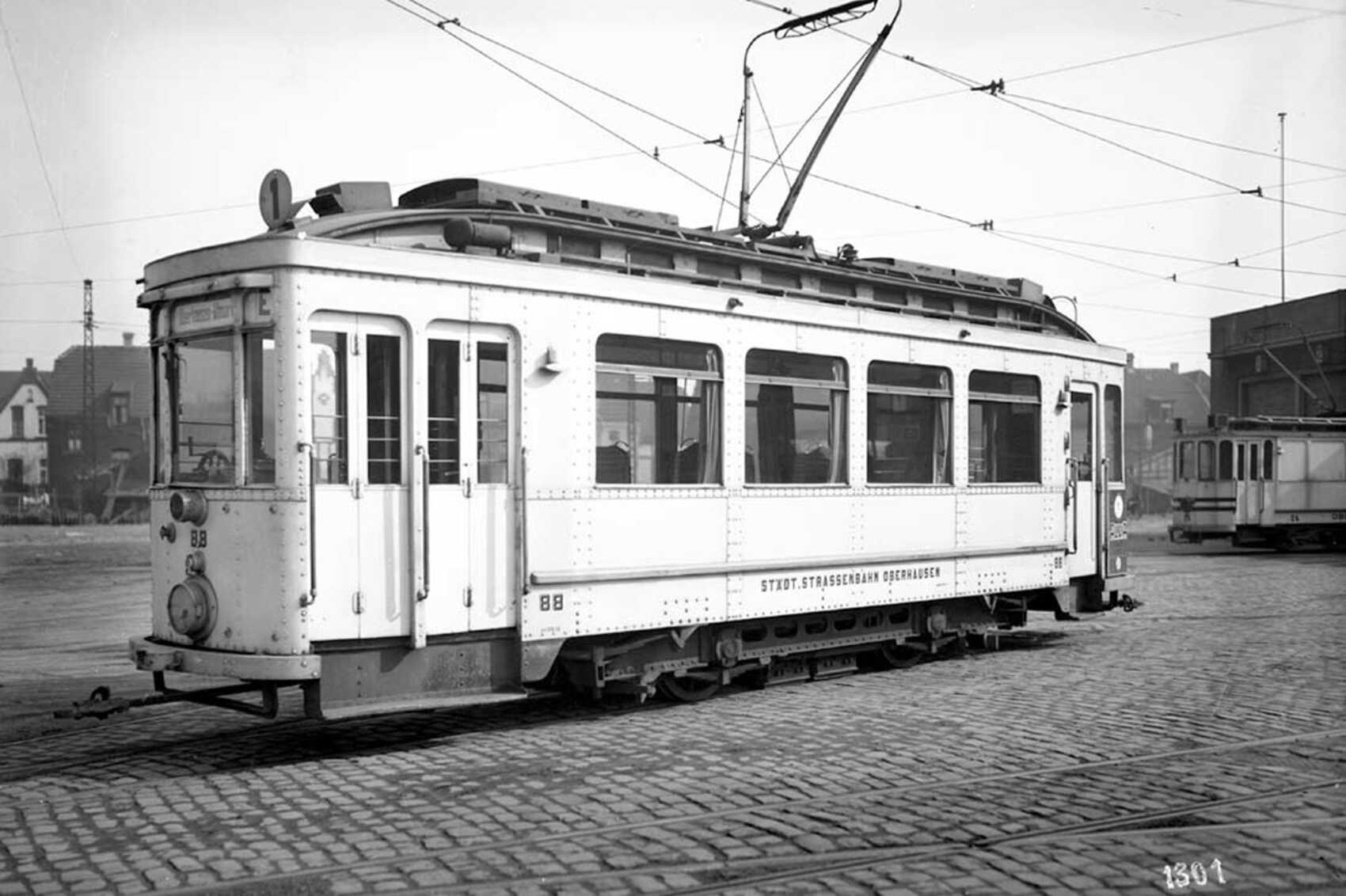 Damalige Straßenbahn der STOAG