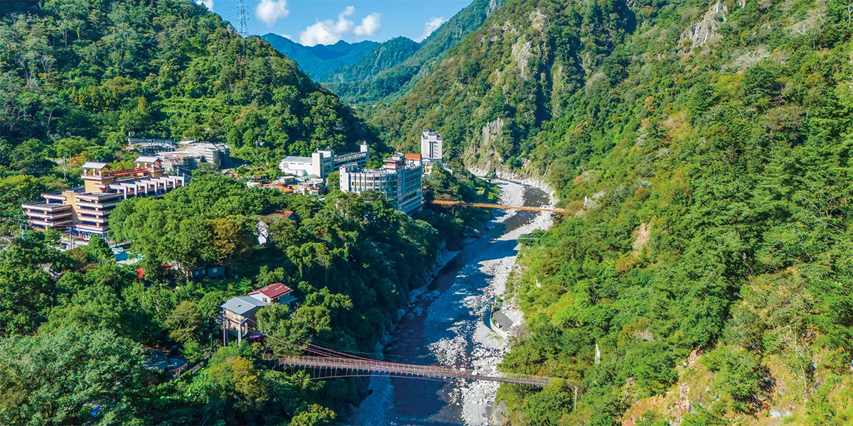 慢攻谷關 泡百年歷史之湯