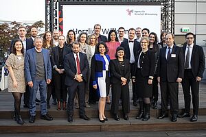 Ein Gruppenfoto des Teams der Agentur für Wirtschaft und Entwicklung