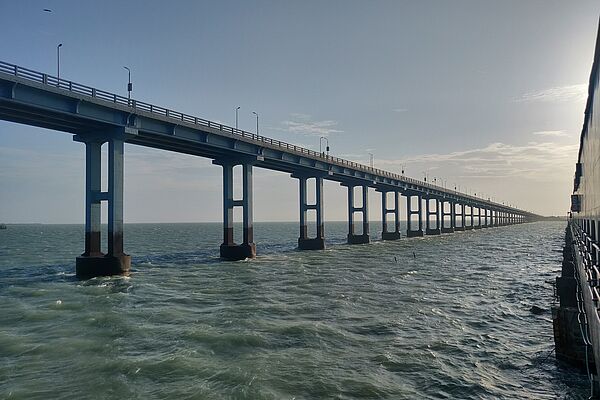 Brücke über Wasser