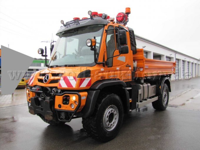 Unimog vorne links