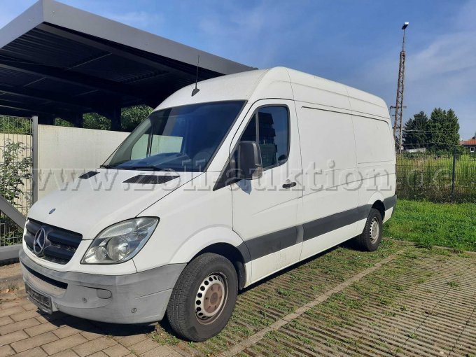 Mercedes Sprinter Seitenansicht links