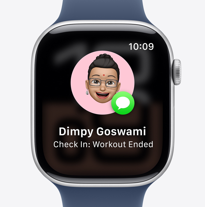 The Check In screen on Apple Watch showing that a friend finished their workout.